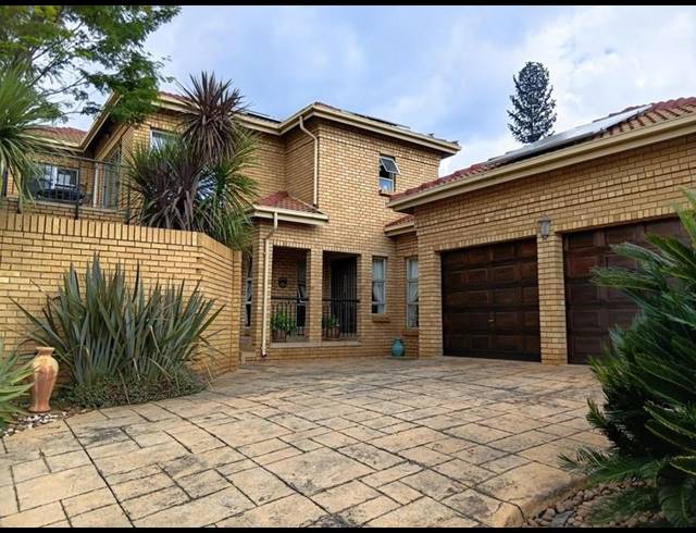 5 BEDROOM HOUSE FOR SALE IN ELDOGLEN